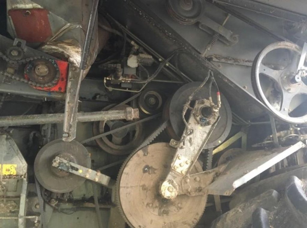 Oldtimer-Mähdrescher des Typs Fendt 8300 AL, Neumaschine in Варва (Bild 9)