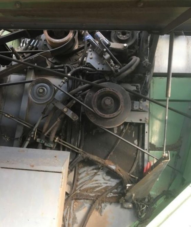 Oldtimer-Mähdrescher des Typs Fendt 8300 AL, Neumaschine in Варва (Bild 7)