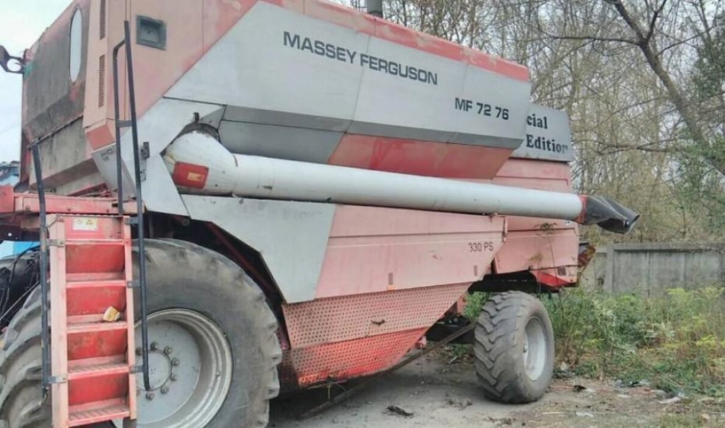 Oldtimer-Mähdrescher des Typs Massey Ferguson 7276, Neumaschine in Варва (Bild 1)