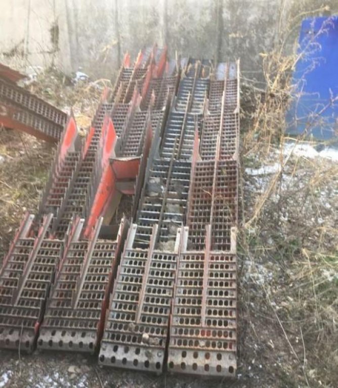 Oldtimer-Mähdrescher des Typs Massey Ferguson 7276, Neumaschine in Варва (Bild 5)