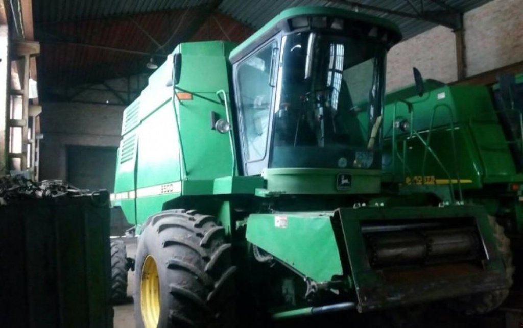 Oldtimer-Mähdrescher des Typs John Deere 9500, Neumaschine in Кіровоград (Bild 1)