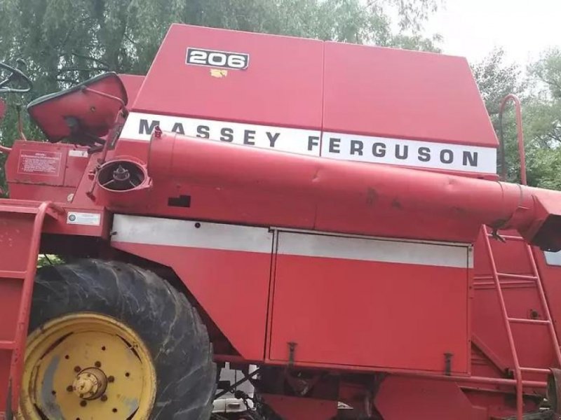 Oldtimer-Mähdrescher des Typs Massey Ferguson 206, Neumaschine in Торчин