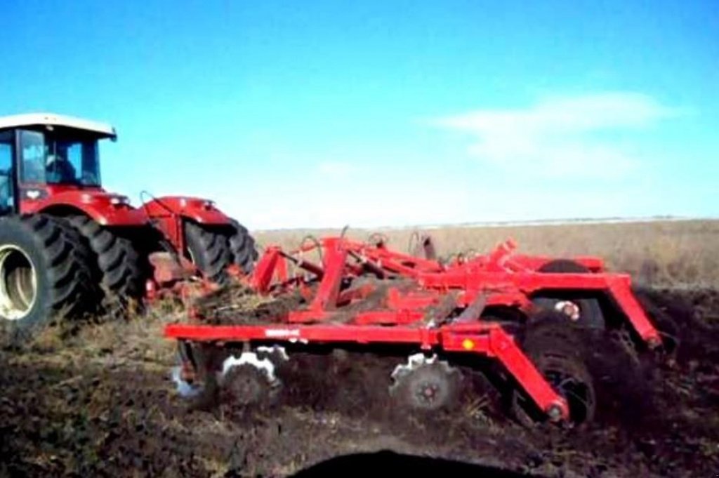 Wiesenegge des Typs CHERVONA ZIRKA Antares 8x4,  in Пологи (Bild 1)