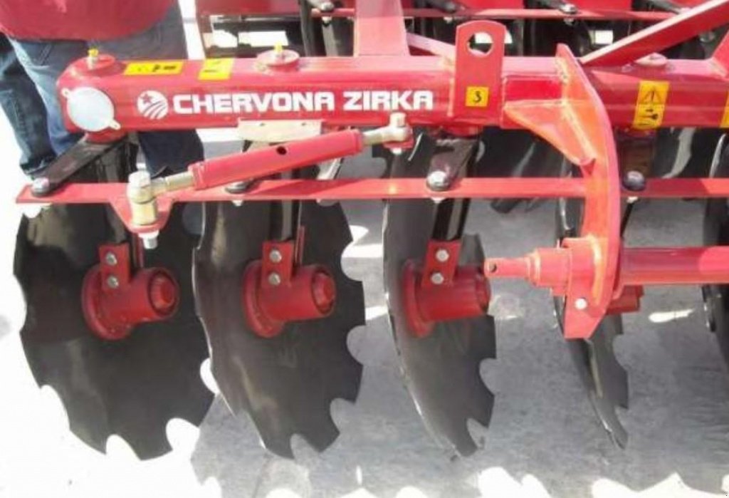 Wiesenegge des Typs CHERVONA ZIRKA Pollada 3200-01,  in Пологи (Bild 1)