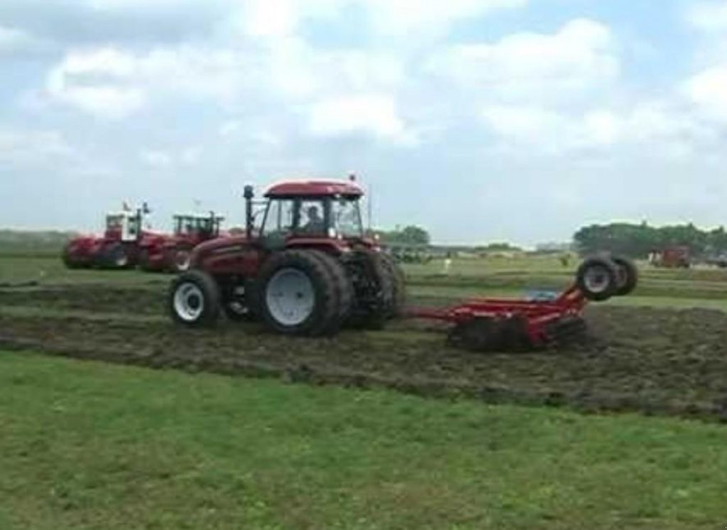 Wiesenegge des Typs CHERVONA ZIRKA Pollada 3200-01,  in Пологи (Bild 2)