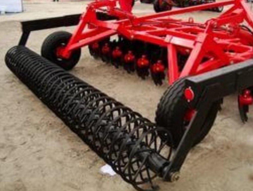 Wiesenegge des Typs CHERVONA ZIRKA Antares 4x4,  in Пологи (Bild 2)