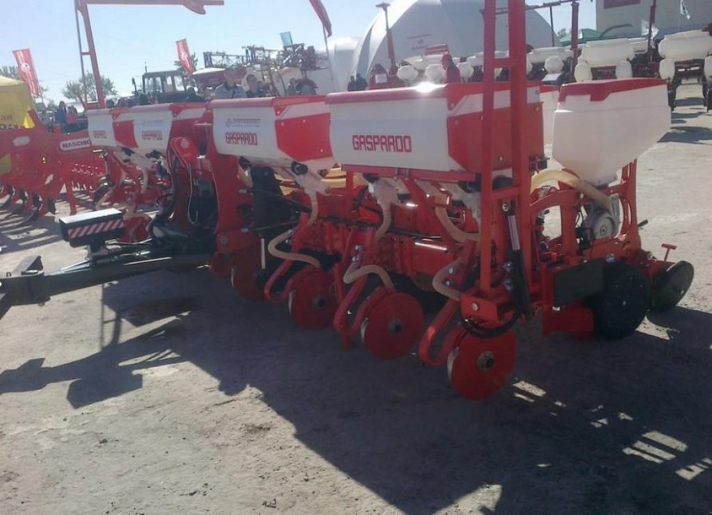 Gareeggenfelder des Typs Nordsten MTR 8,  in Пологи (Bild 1)