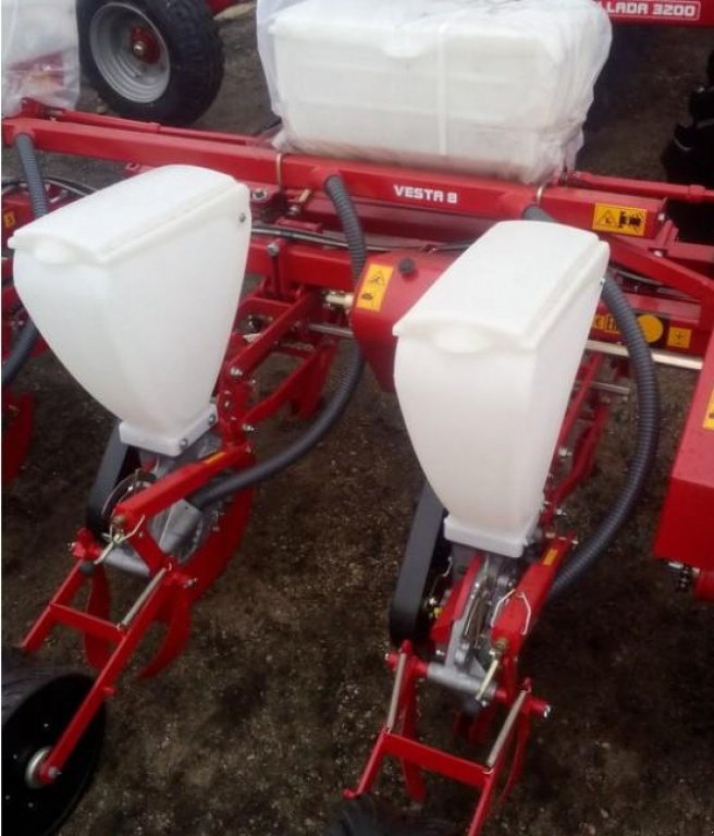 Gareeggenfelder des Typs CHERVONA ZIRKA Vesta 8,  in Пологи (Bild 7)