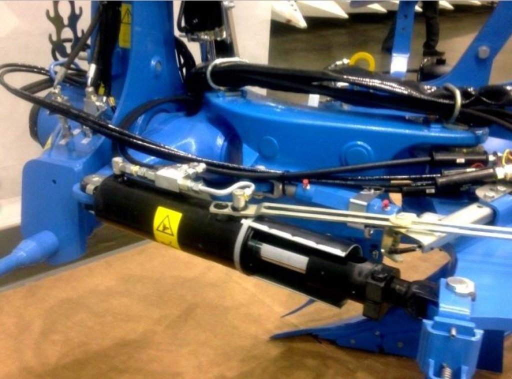 Scheibenpflug des Typs Lemken Juwel 8,  in Пологи (Bild 2)