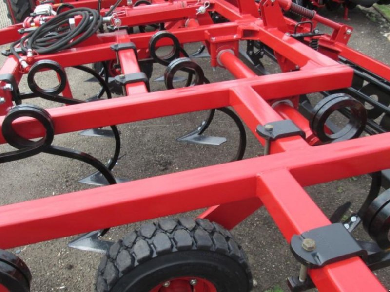 Kartoffelpflegetechnik des Typs CHERVONA ZIRKA Polaris 4,  in Пологи (Bild 1)