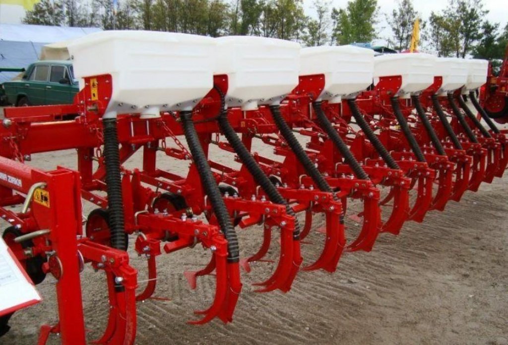 Kartoffelpflegetechnik des Typs CHERVONA ZIRKA Altair 4,2-04,  in Пологи (Bild 1)