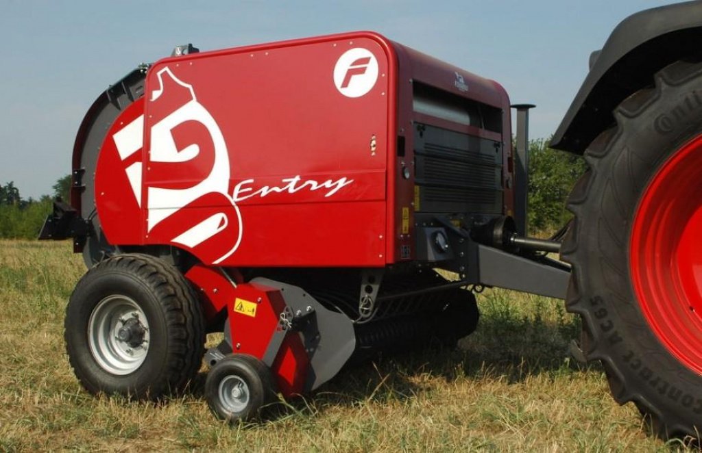 Rundballenpresse des Typs Feraboli Entry 120,  in Пологи (Bild 1)