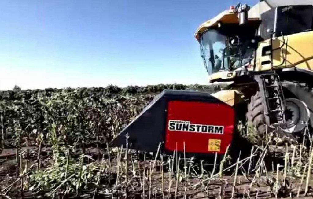 Sonnenblumenschneidwerk des Typs Nardi SFH 740,  in Пологи (Bild 5)