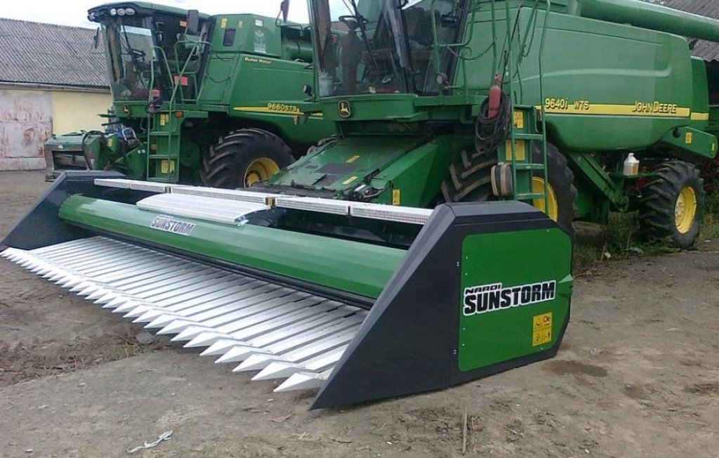 Sonnenblumenschneidwerk des Typs Nardi SFH 740,  in Пологи (Bild 1)