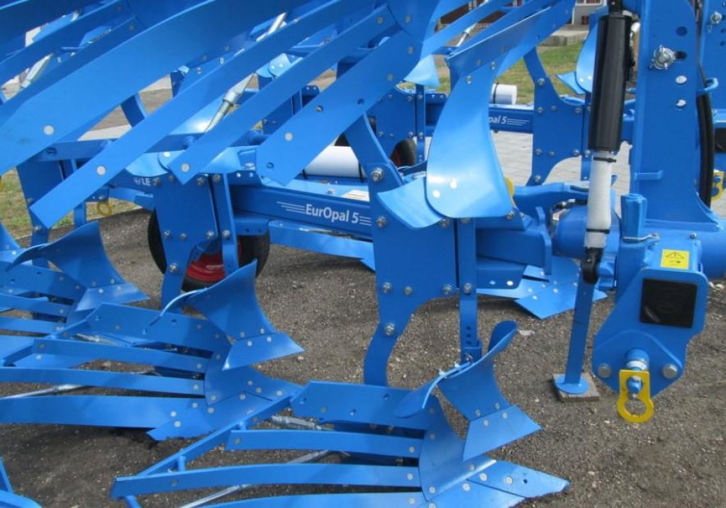 Scheibenpflug des Typs Lemken EurOpal 5,  in Пологи (Bild 1)