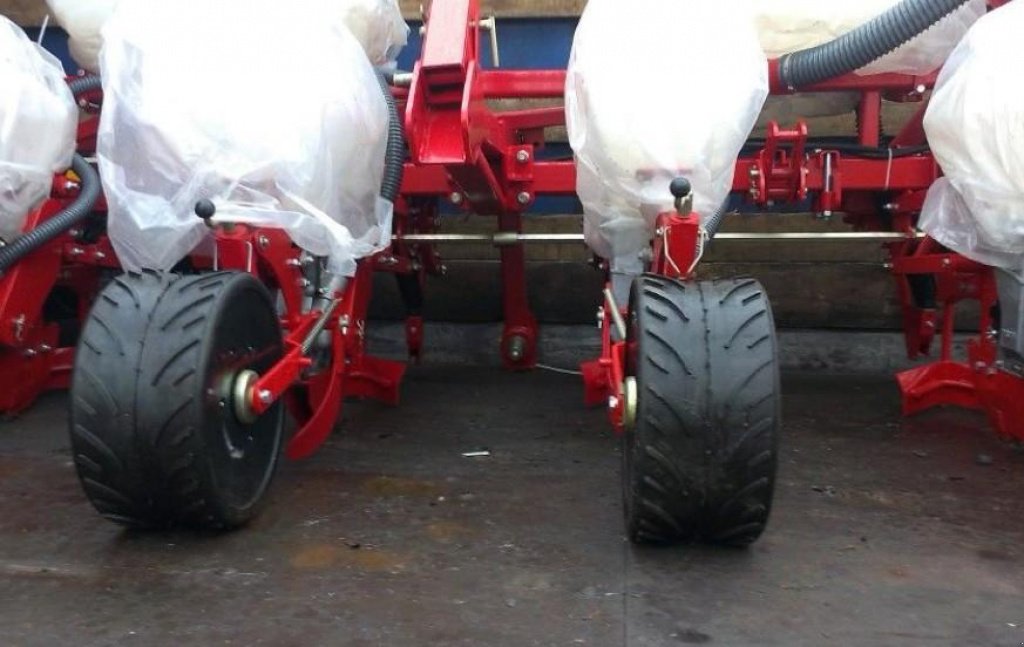 Gareeggenfelder des Typs CHERVONA ZIRKA Vesta 6 Profi,  in Пологи (Bild 2)