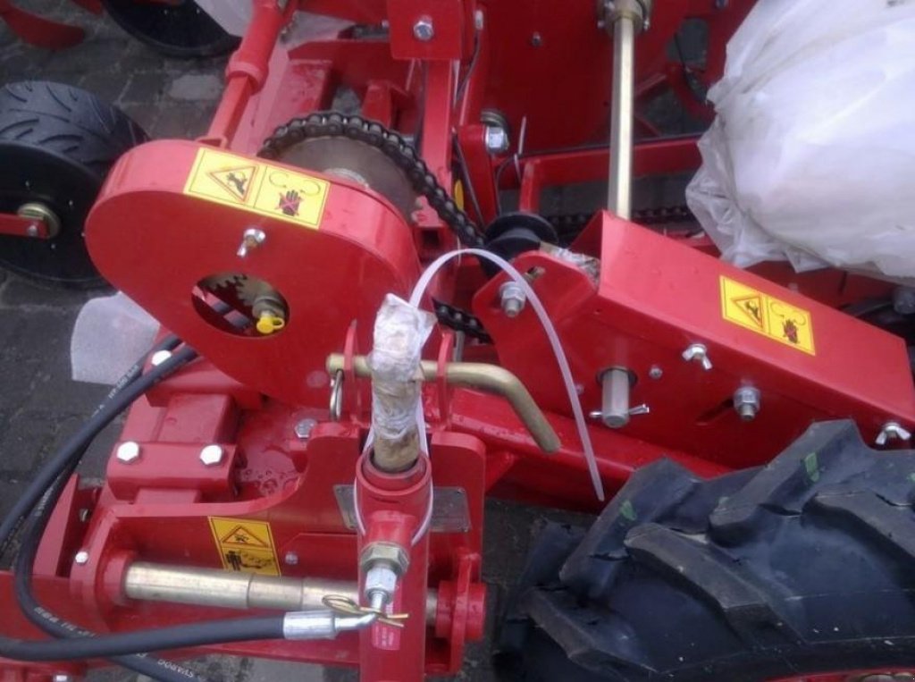 Gareeggenfelder des Typs CHERVONA ZIRKA Vesta 6 Profi,  in Пологи (Bild 5)