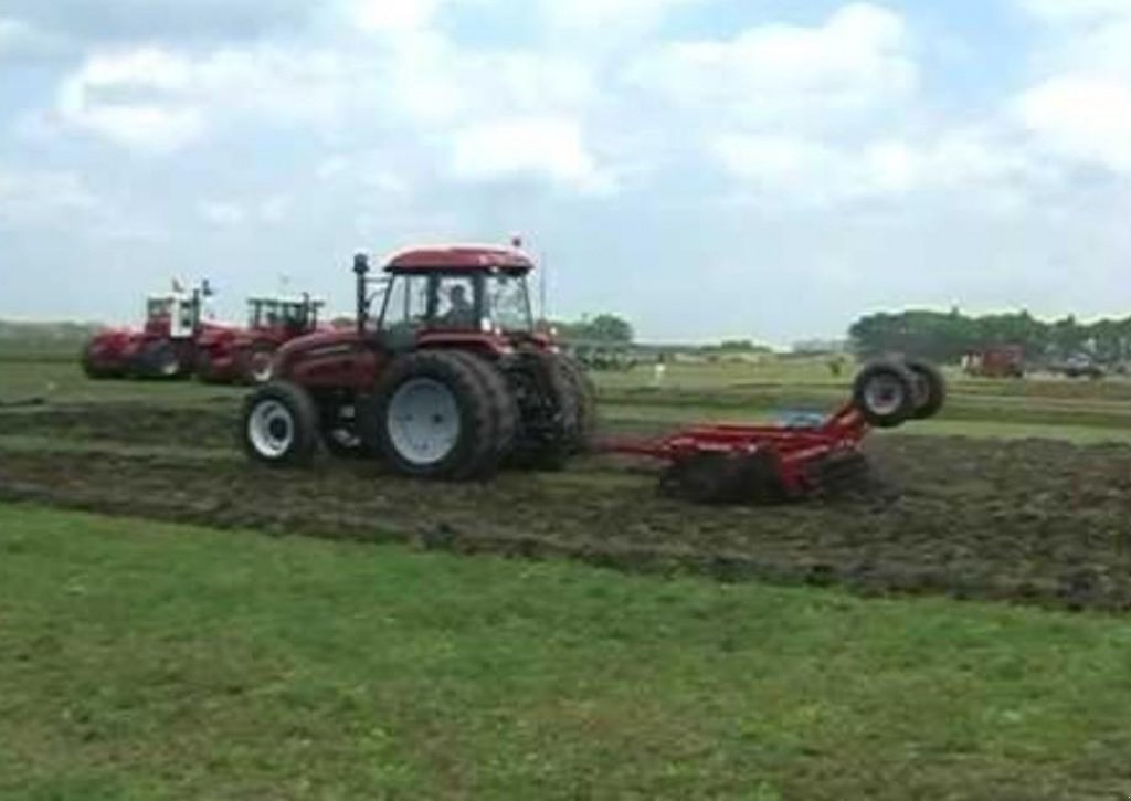 Wiesenegge des Typs CHERVONA ZIRKA Pallada 4000,  in Пологи (Bild 1)