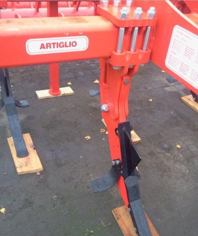 Spatenpflug des Typs Nordsten Artiglio 300/7,  in Пологи (Bild 8)