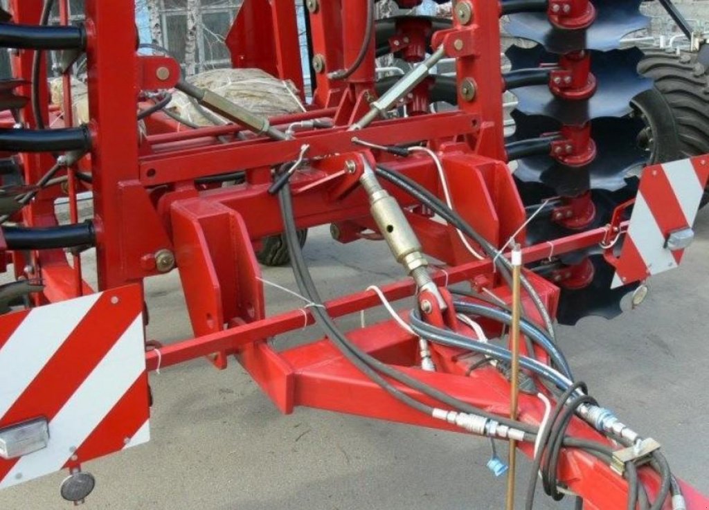 Wiesenegge des Typs CHERVONA ZIRKA Pallada 6000,  in Пологи (Bild 3)