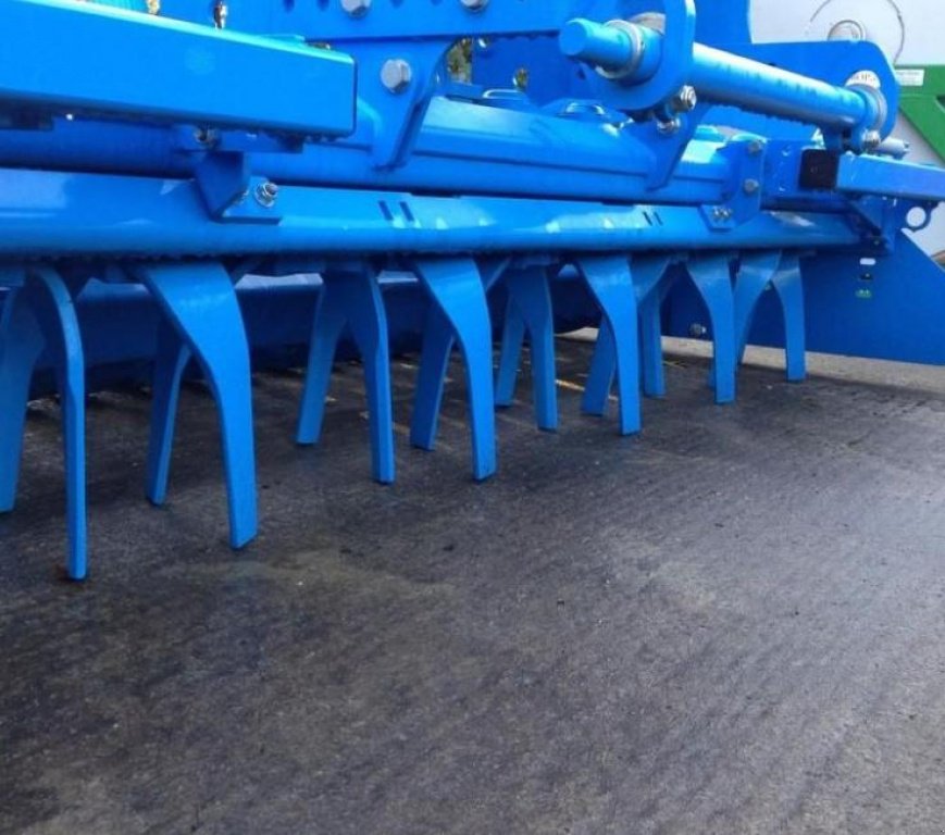 Wiesenegge des Typs Lemken Zirkon 8/250,  in Пологи (Bild 9)