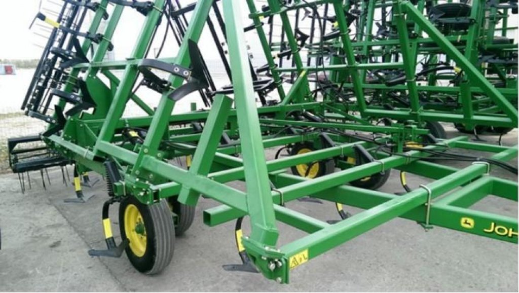 Kartoffelpflegetechnik des Typs John Deere 960,  in Кіровоград (Bild 5)