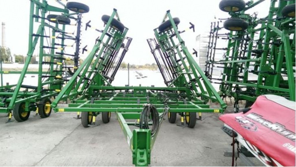 Kartoffelpflegetechnik des Typs John Deere 960,  in Кіровоград (Bild 3)