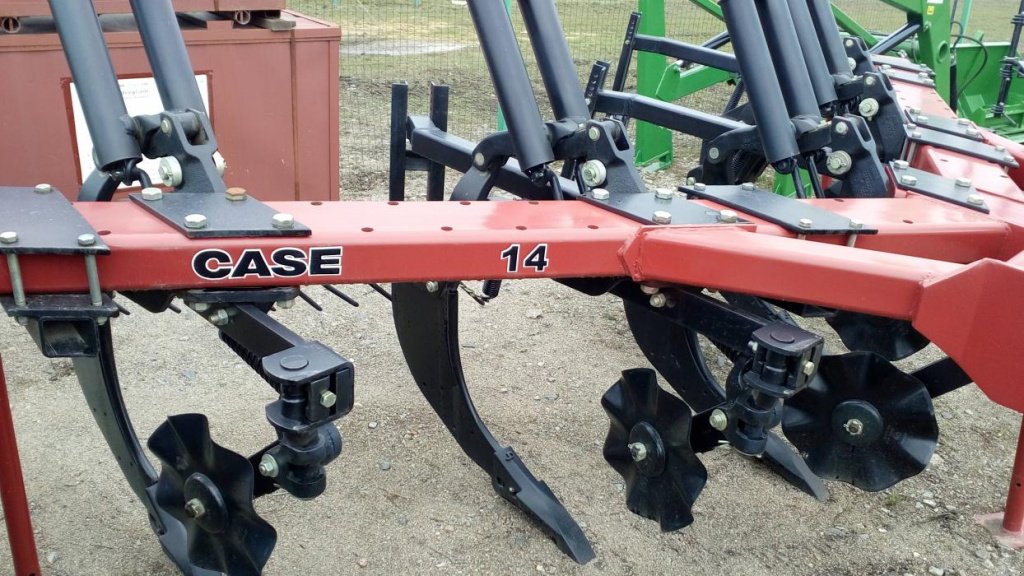 Spatenpflug des Typs Case IH 14 Ripper,  in Кіровоград (Bild 1)