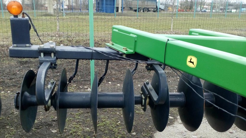 Spatenpflug des Typs John Deere 510,  in Кіровоград (Bild 3)