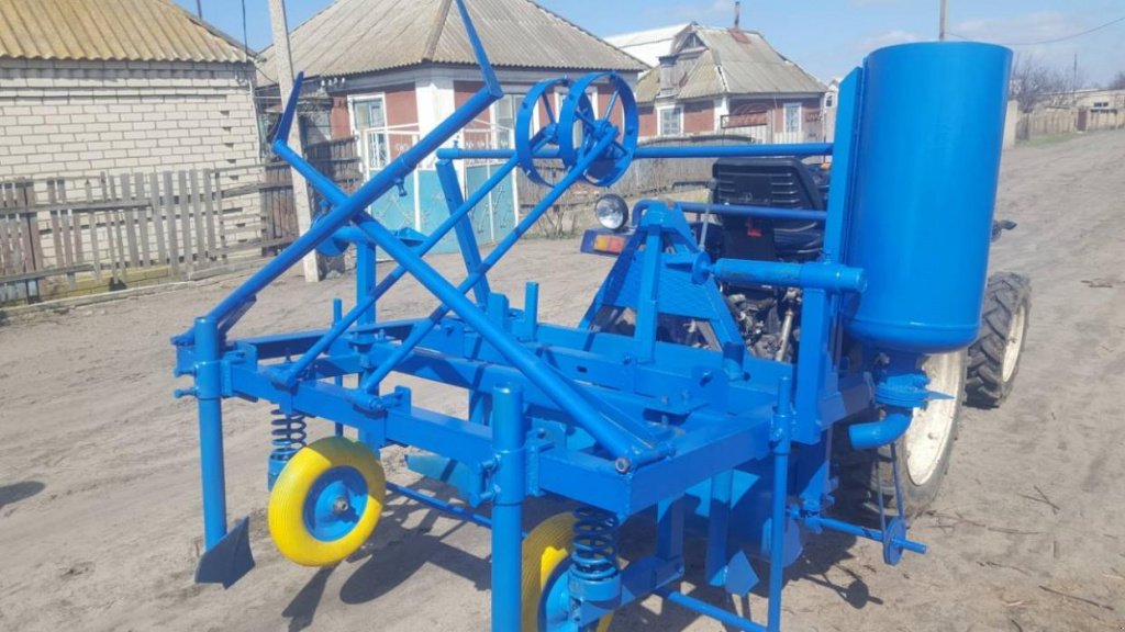 Straßenfräse des Typs Strom MZ 6000,  in Херсон (Bild 5)