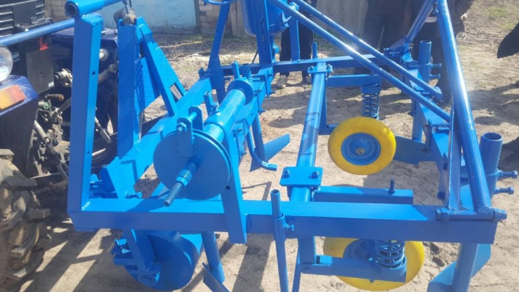 Straßenfräse des Typs Strom MZ 6000,  in Херсон (Bild 4)