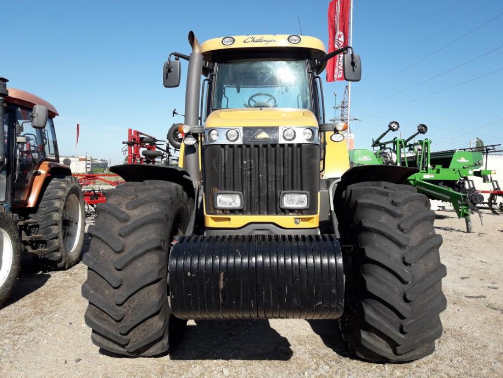 Oldtimer-Traktor des Typs CHALLENGER MT665C, Neumaschine in Кіровоград (Bild 2)