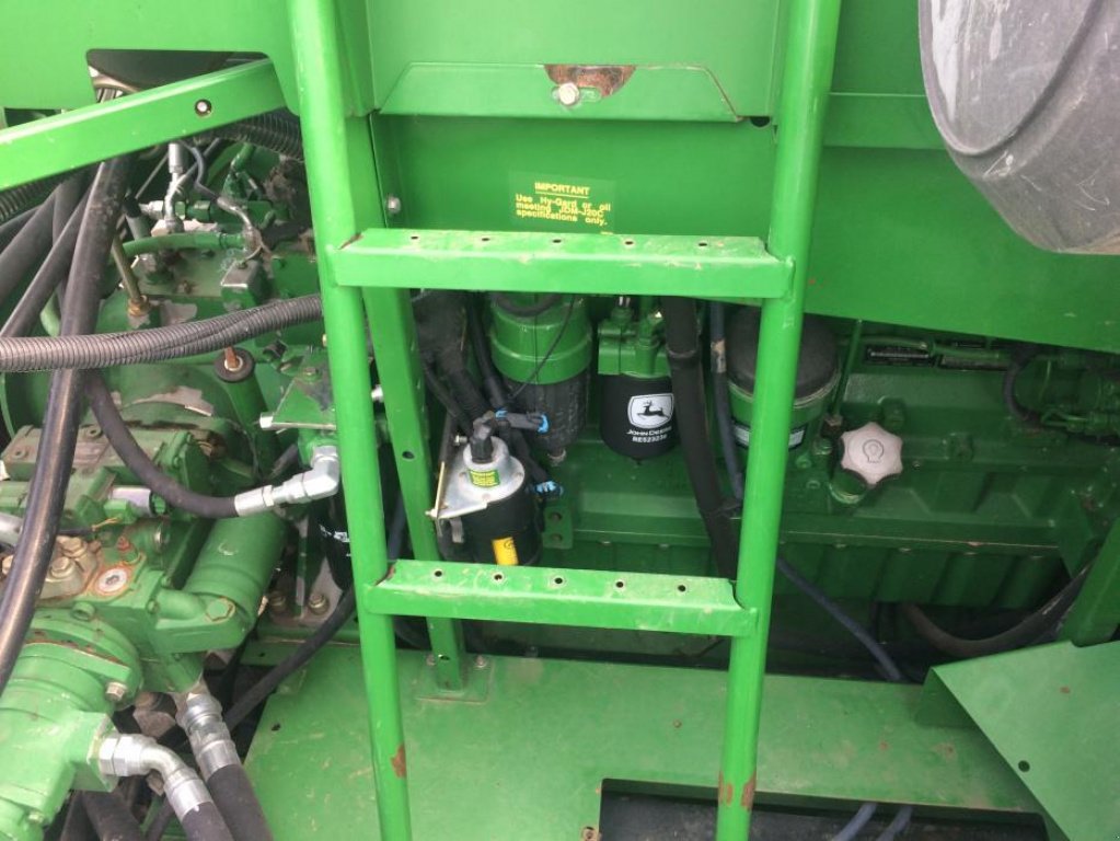 Oldtimer-Mähdrescher des Typs John Deere 9770 STS Bullet Rotor,  in Вінниця (Bild 3)