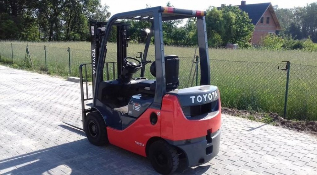 Gabelstapler des Typs Toyota 8FD15,  in Київ (Bild 1)