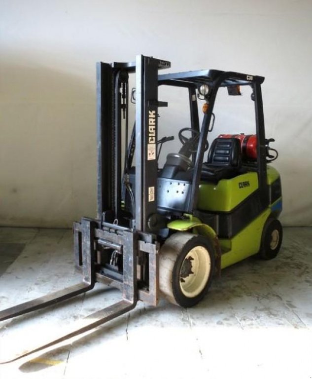Gabelstapler des Typs Clark C 30 L,  in Київ (Bild 6)