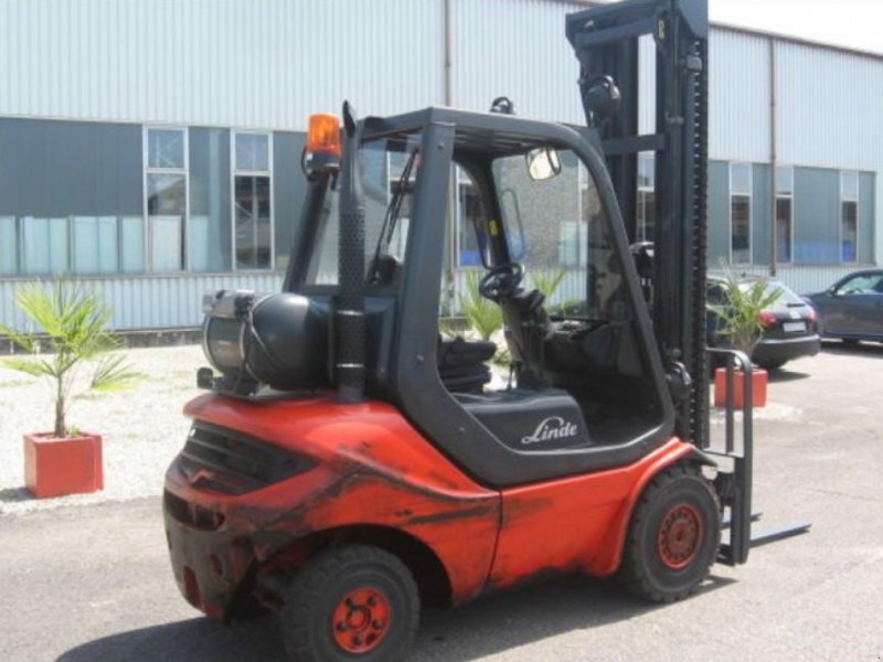 Gabelstapler des Typs Linde H25T,  in Київ (Bild 1)