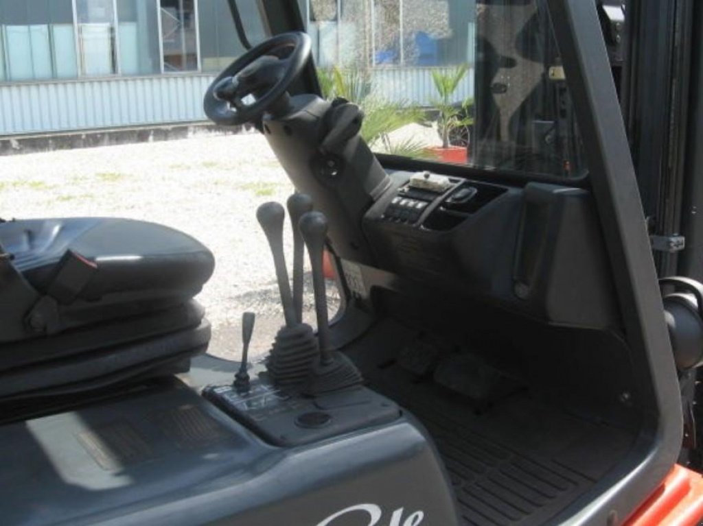 Gabelstapler des Typs Linde H25T,  in Київ (Bild 2)