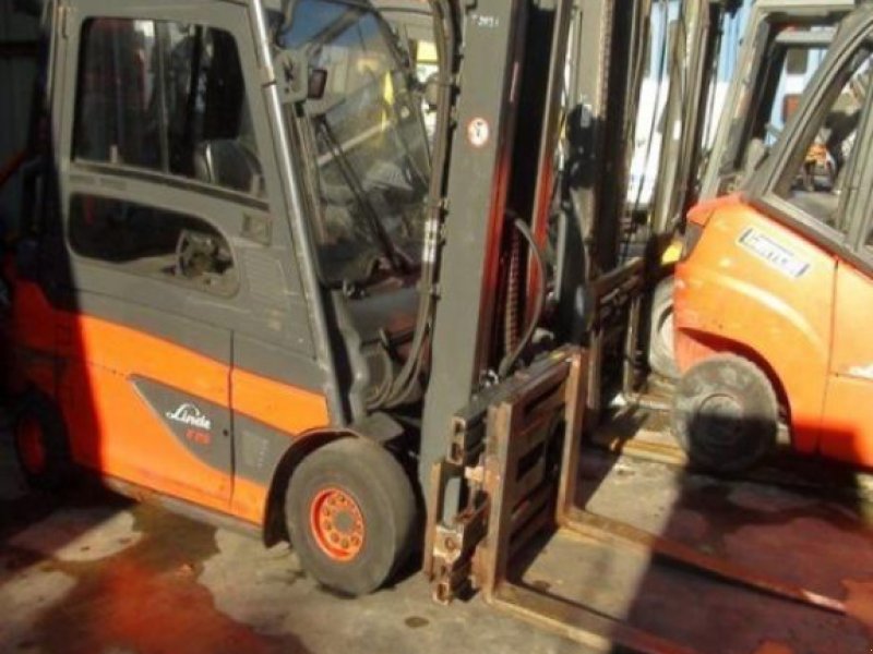 Gabelstapler des Typs Linde E25L-01,  in Київ (Bild 1)