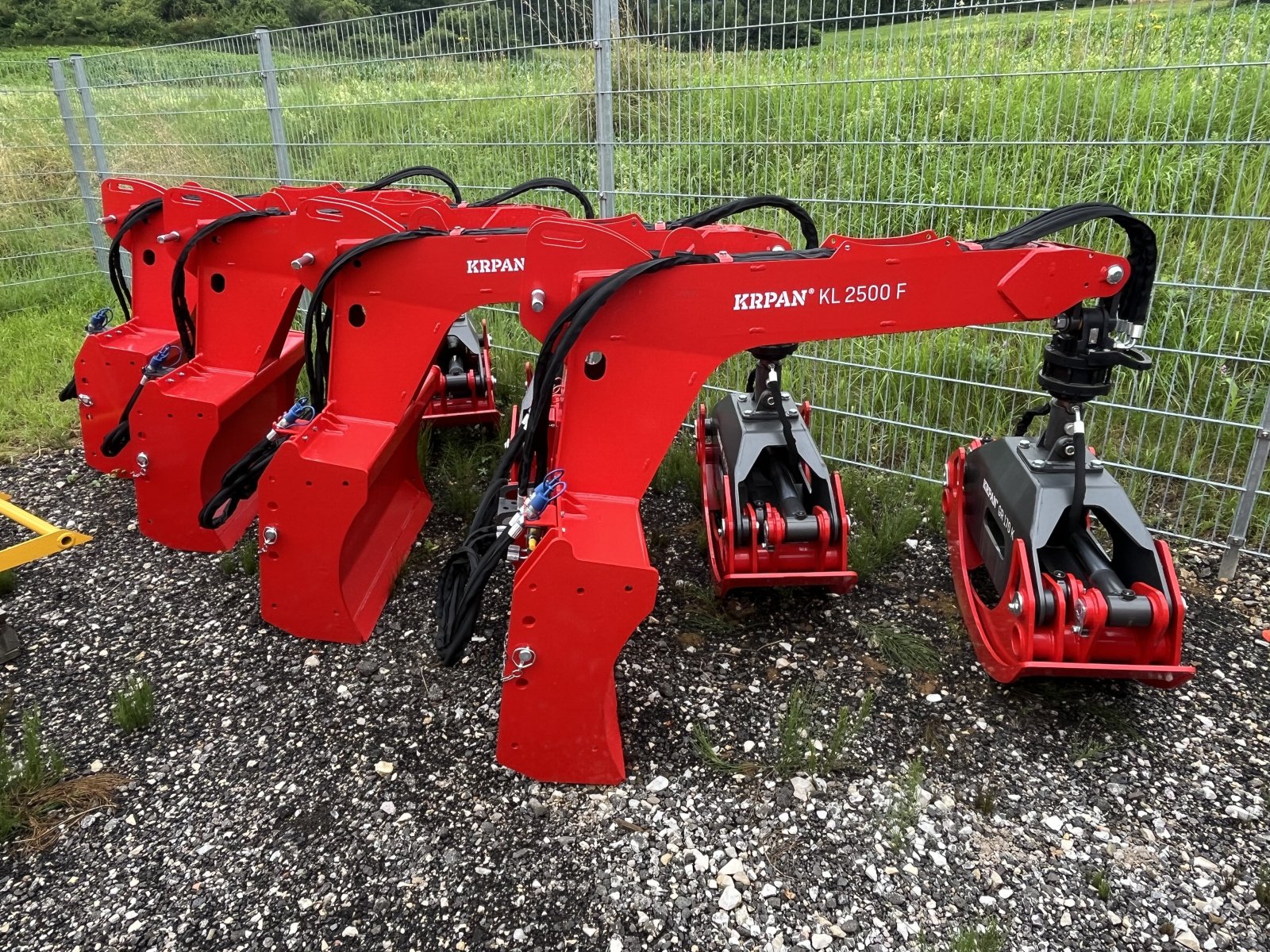 Ladekrane & Rückezange des Typs Krpan KL2500F, Neumaschine in Birgland (Bild 1)