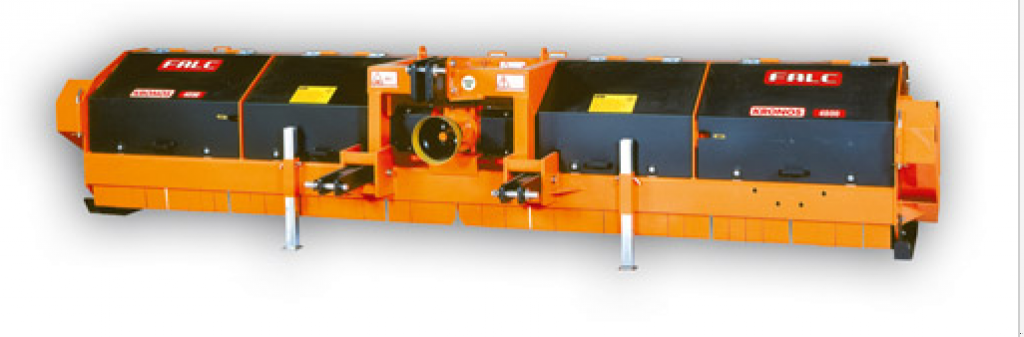 Straßenfräse des Typs Falc Kronos 4800 DT/2R,  in Київ (Bild 1)