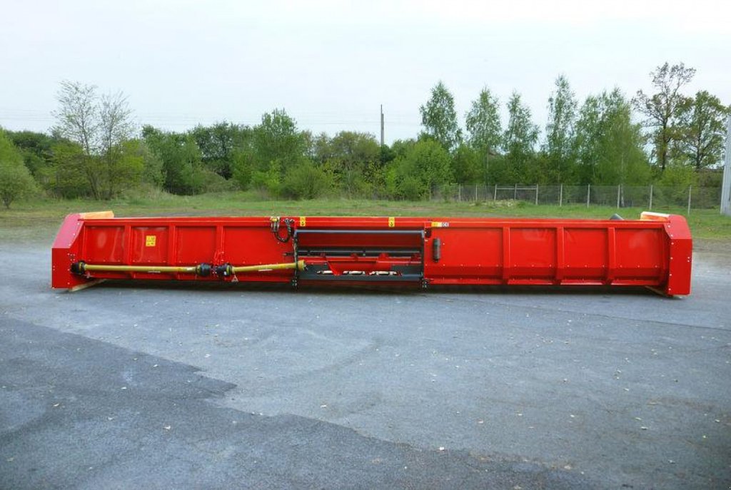 Sonnenblumenschneidwerk des Typs Capello Helianthus 9400,  in Київ (Bild 1)