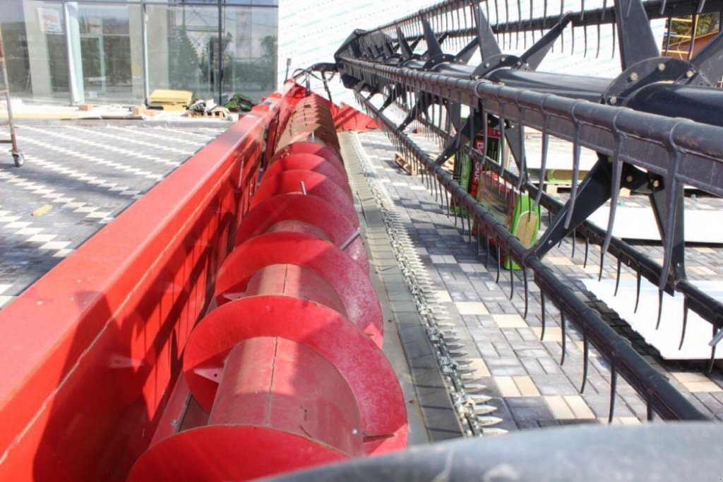 Schneidwerk des Typs Case IH 2020-10,  in Кіровоград (Bild 4)