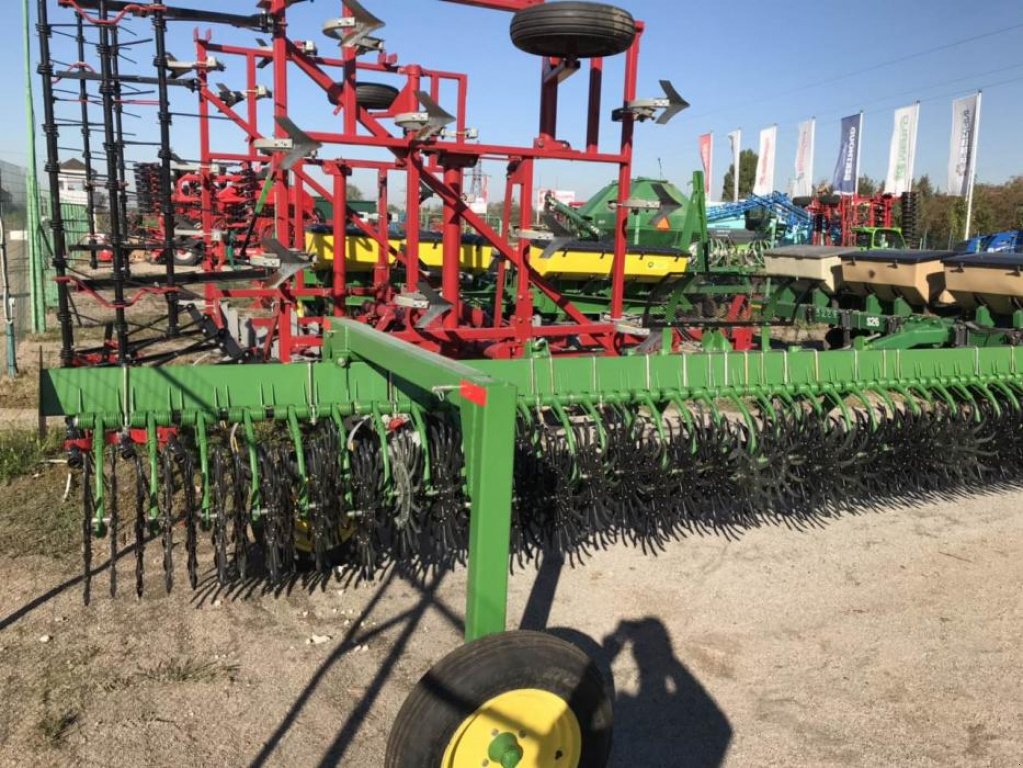 Wiesenegge des Typs John Deere 400 / 6,  in Кіровоград (Bild 3)