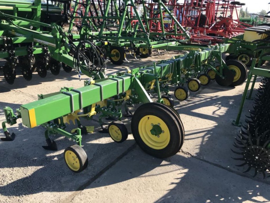 Kartoffelpflegetechnik des Typs John Deere 825,  in Кіровоград (Bild 1)