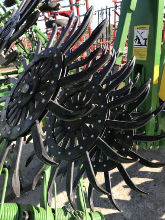 Wiesenegge des Typs John Deere 400 / 9,3,  in Кіровоград (Bild 1)