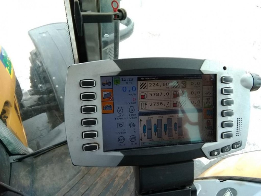 Oldtimer-Traktor des Typs CHALLENGER MT665D, Neumaschine in Олександрія (Bild 5)