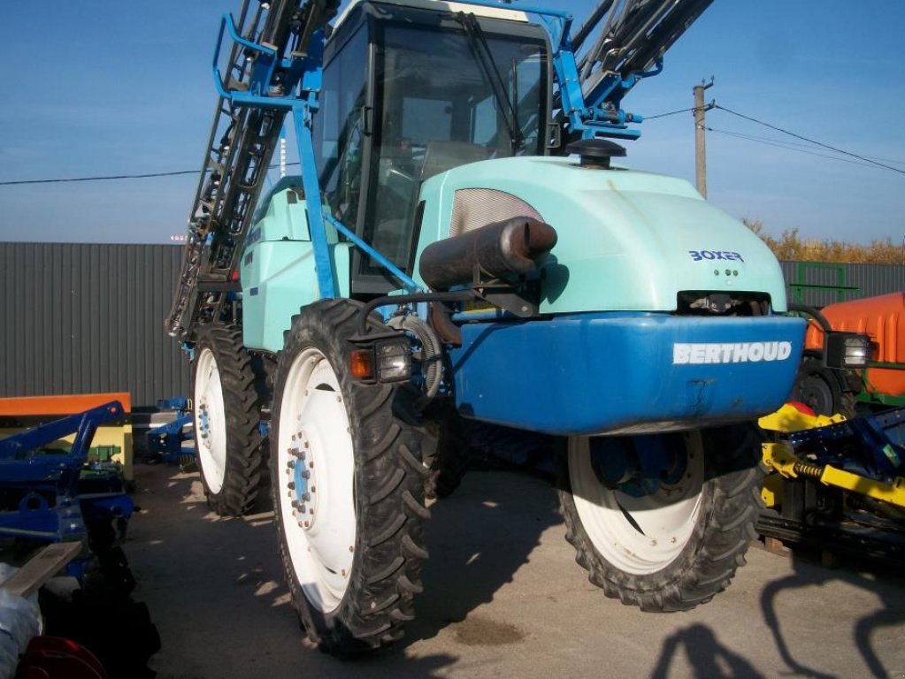 Selbstfahrspritze des Typs Berthoud Boxer 3000R, Neumaschine in Не обрано (Bild 10)