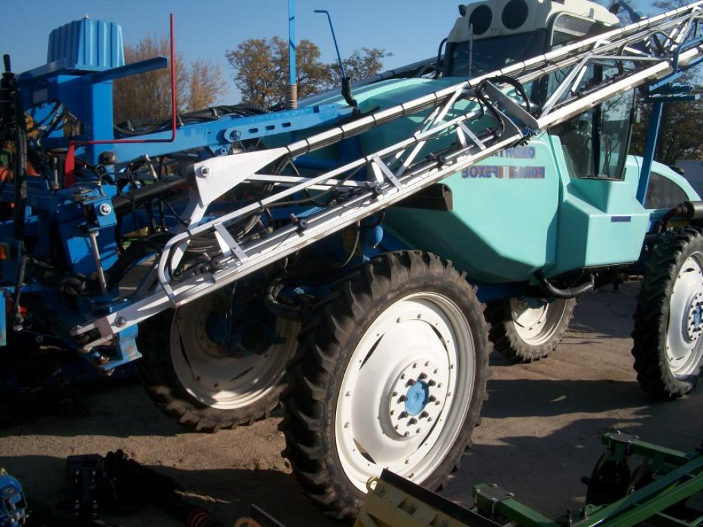 Selbstfahrspritze des Typs Berthoud Boxer 3000R, Neumaschine in Не обрано (Bild 3)