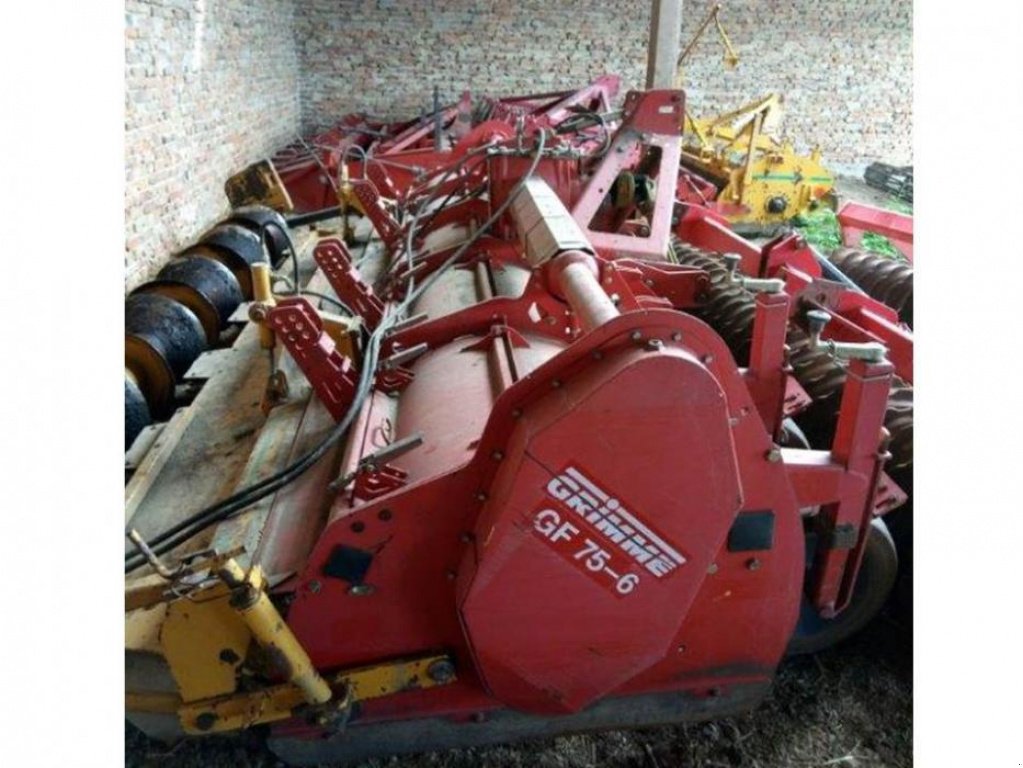 Dammformer des Typs Grimme GF 75-6,  in Кам'янка-Бузька (Bild 4)