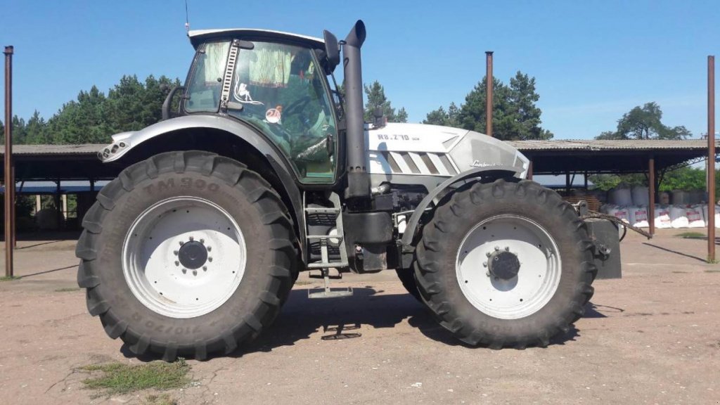 Oldtimer-Traktor des Typs Lamborghini R8.270,  in Перея́слав-Хмельни́цький (Bild 4)